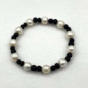 Freshwater Pearls and Black Onyx Bracelet